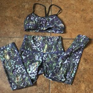 Lululemon flow Y sports bra and legging set